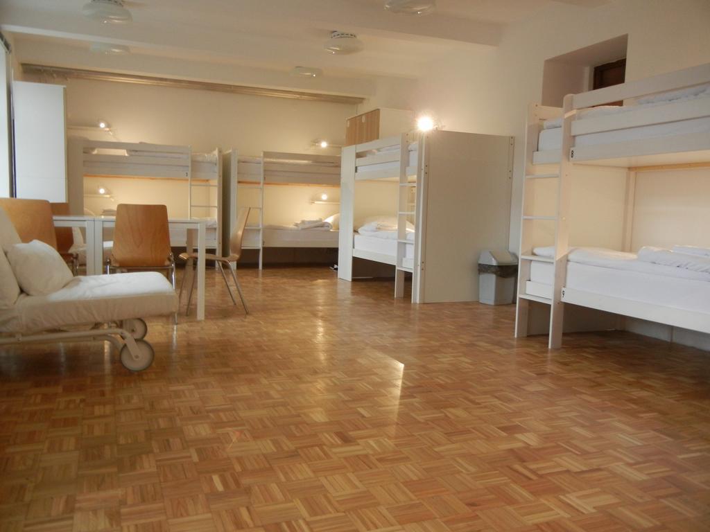 C - Punkt Hostel Λιουμπλιάνα Δωμάτιο φωτογραφία