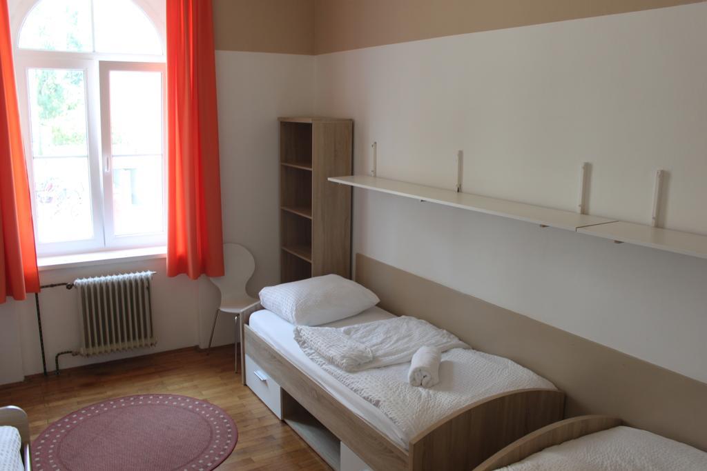 C - Punkt Hostel Λιουμπλιάνα Δωμάτιο φωτογραφία