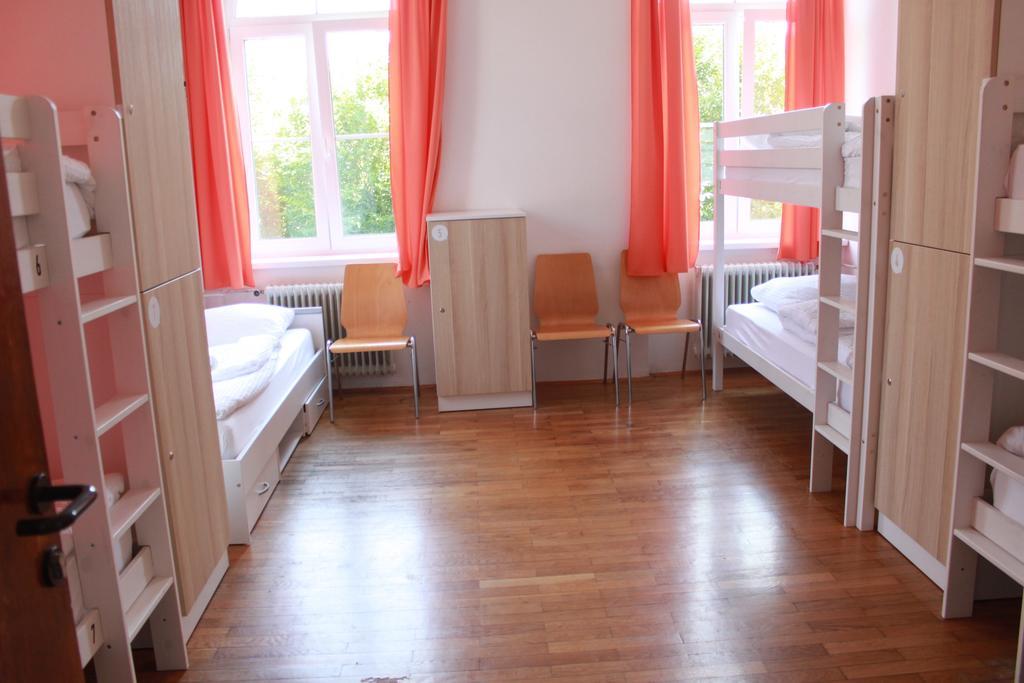 C - Punkt Hostel Λιουμπλιάνα Δωμάτιο φωτογραφία