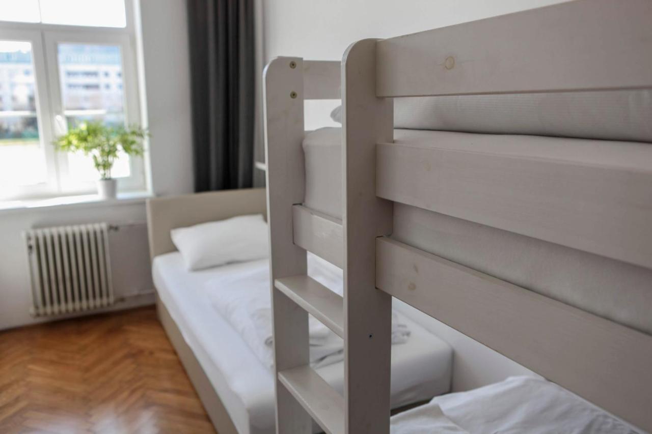 C - Punkt Hostel Λιουμπλιάνα Εξωτερικό φωτογραφία